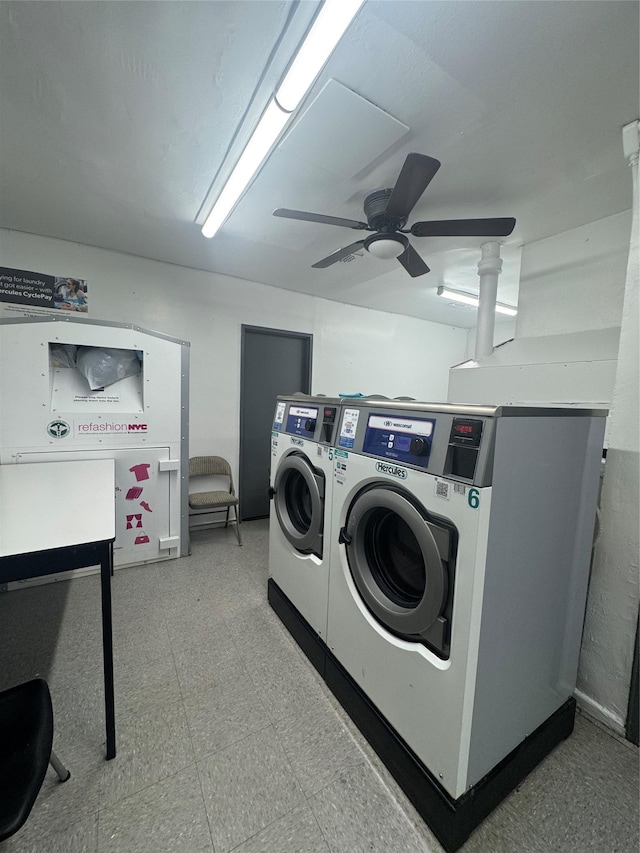 community laundry room featuring independent washer and dryer, a ceiling fan, and tile patterned floors