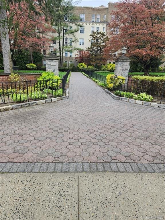 472 Gramatan Unit S 5, Mount Vernon, NY 10552 - view of home's community with fence
