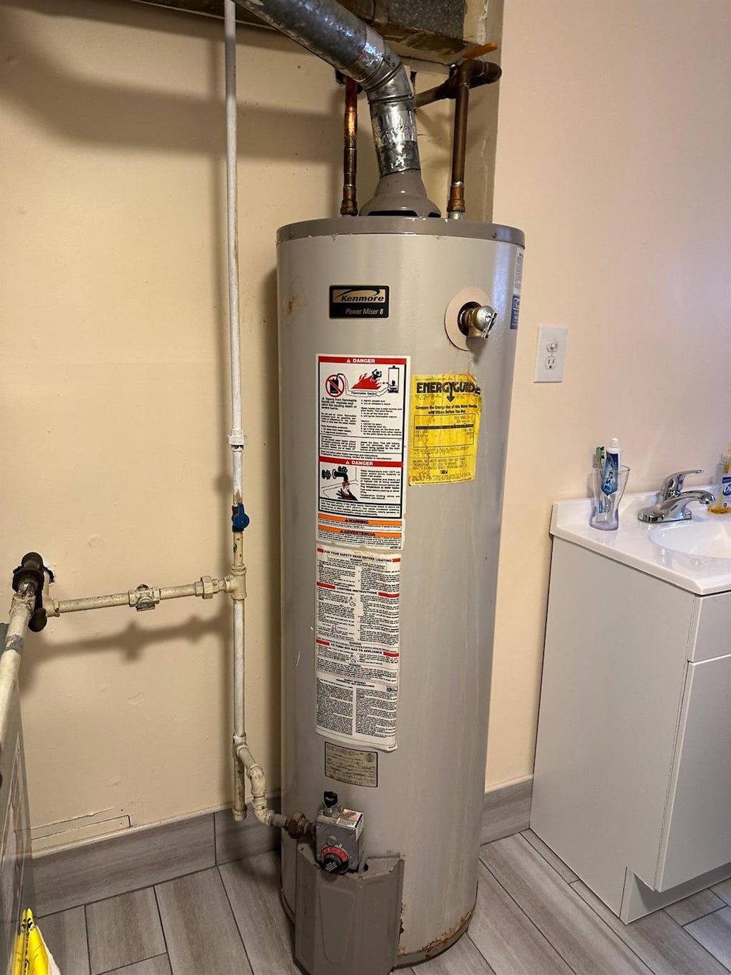 28 Glenda Dr, Deer Park, NY 11729 - utilities with water heater