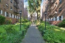 83-75 118th St Unit 4H, Kew Gardens, NY 11415 - view of home's community