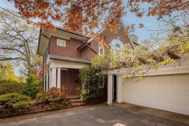 157 Alta Ave, Yonkers, NY 10705 - traditional-style house with brick siding and aphalt driveway
