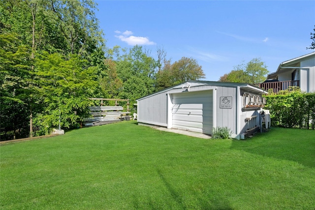 77 Greenwood Ln, White Plains, NY 10607 - view of outdoor structure featuring an outdoor structure and driveway