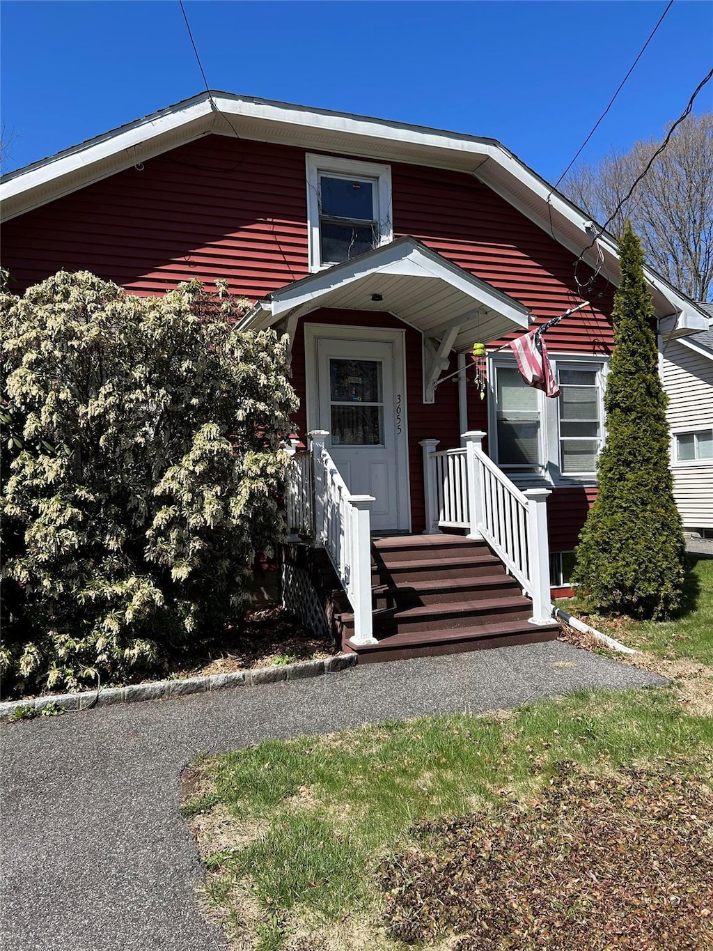view of front of house