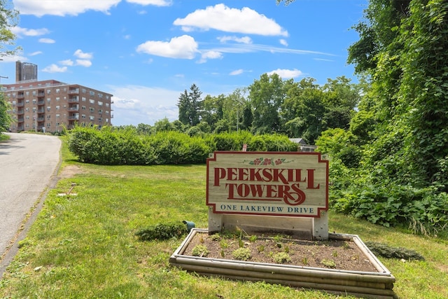 1 Lakeview Dr Unit 1L, Peekskill, NY 10566 - community / neighborhood sign with a yard