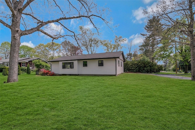 exterior space featuring a lawn