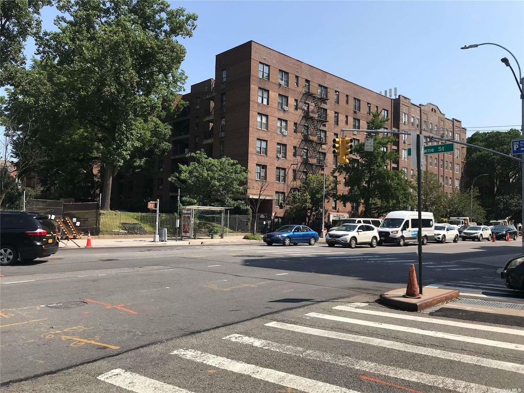 141-05 Northern Blvd Unit 1, Flushing, NY 11354 - photo 1