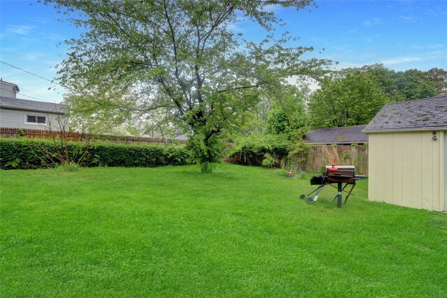 30 Inwood Rd, Glen Cove, NY 11542 - view of yard featuring fence