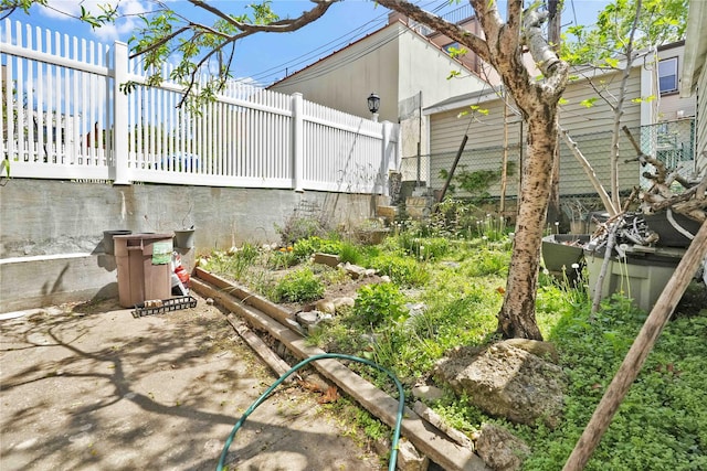 view of yard featuring fence
