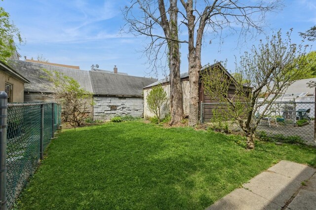 84-52 123rd St, Kew Gardens, NY 11415 - view of yard