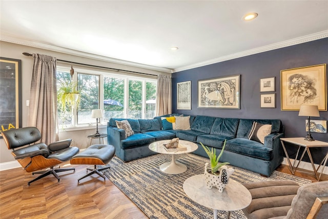 living area with crown molding, baseboards, and recessed lighting