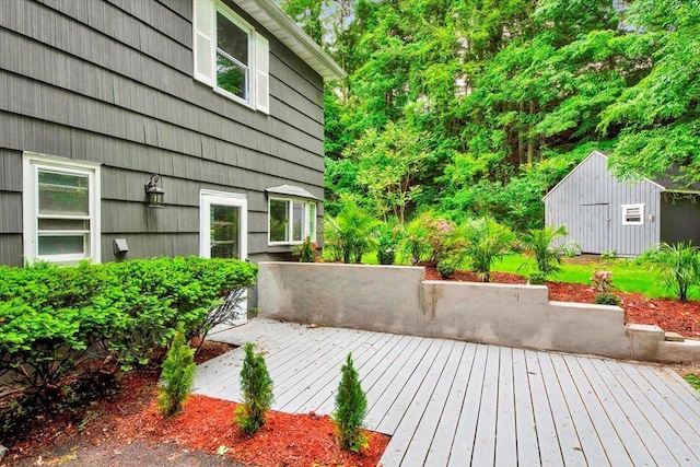 83 Sherwood Rd, Cortlandt Manor, NY 10567 - view of wooden terrace