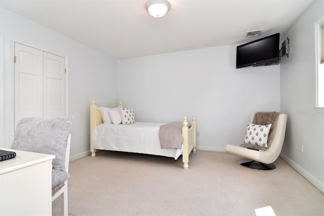668 Francis St, Pelham, NY 10803 - bedroom with light colored carpet and baseboards