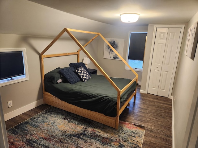 7181 County Highway 7, Roscoe, NY 12776 - bedroom with wood finished floors and baseboards