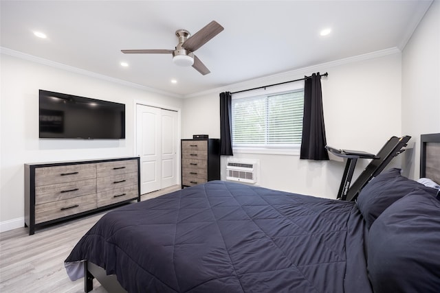 bedroom with light wood finished floors, ornamental molding, recessed lighting, ceiling fan, and a wall mounted AC