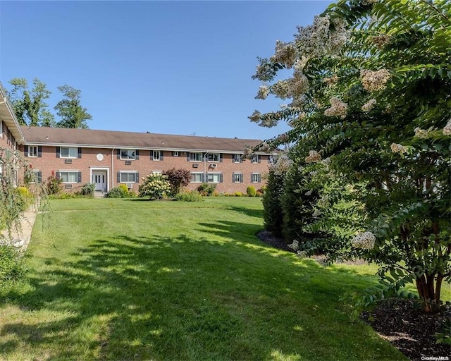 200 Merrick Rd Unit F, Amityville, NY 11701 - view of grassy yard