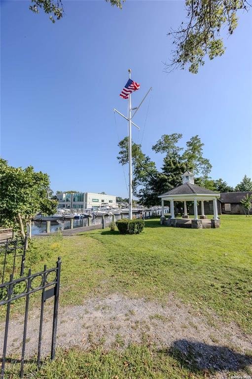 200 Merrick Rd Unit F, Amityville, NY 11701 - surrounding community with a gazebo
