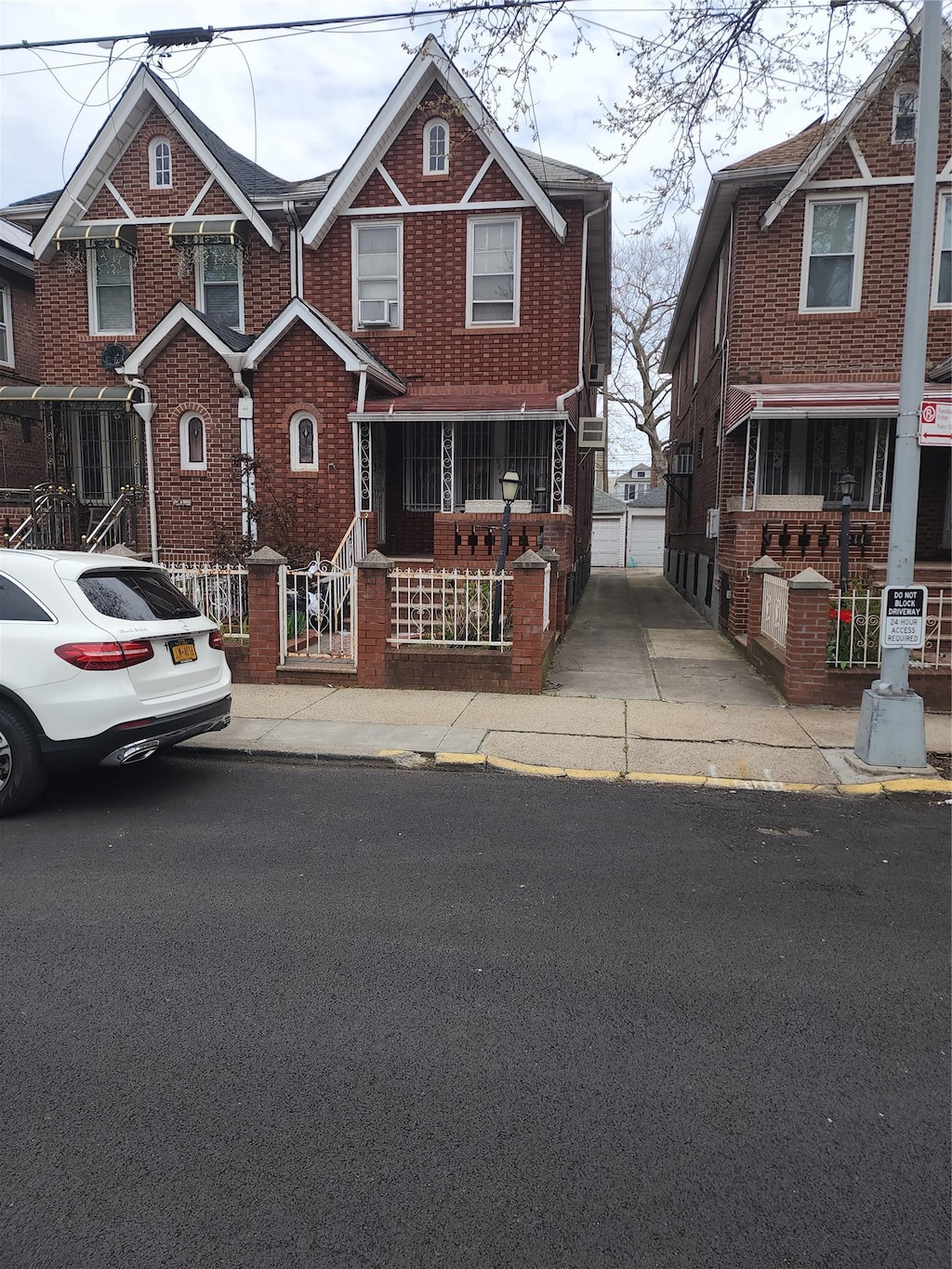207 E 58th St, Brooklyn, NY 11203 - photo 1