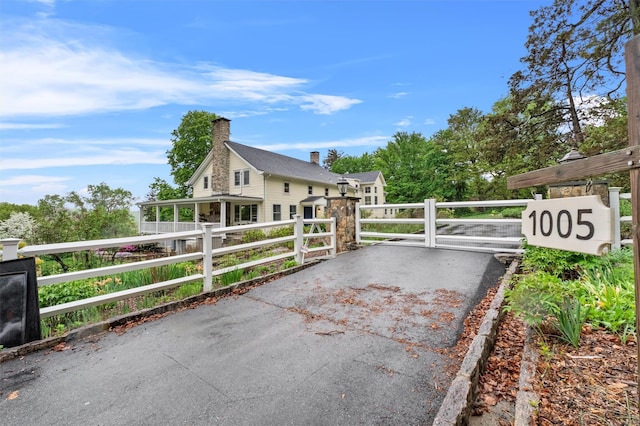 1005 Chapman St, Yorktown Heights, NY 10598 - view of gate