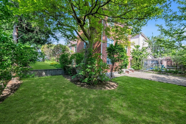 2330 Kingsland Ave, Bronx, NY 10469 - view of yard with a patio area