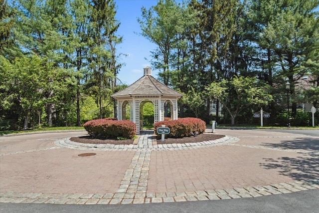 1601 Pondcrest Ln, White Plains, NY 10607 - view of home's community featuring a gazebo and curved driveway