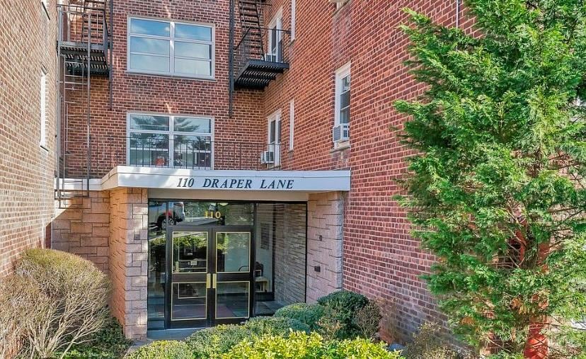 110 Draper Ln Unit L8S, Dobbs Ferry, NY 10522 - view of building exterior