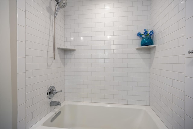 full bath with shower / tub combination