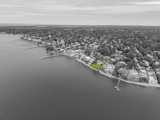 22 Shorecliff Pl, Great Neck, NY 11023 - birds eye view of property featuring a water view
