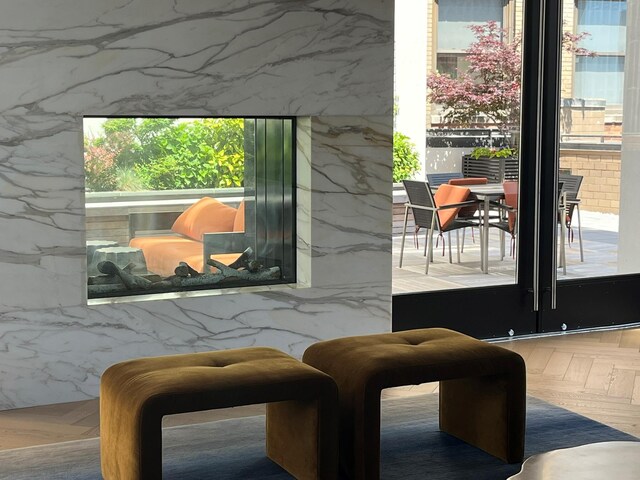 40 Broad St Unit 28H, New York Manhattan, NY 10004 - view of sitting room