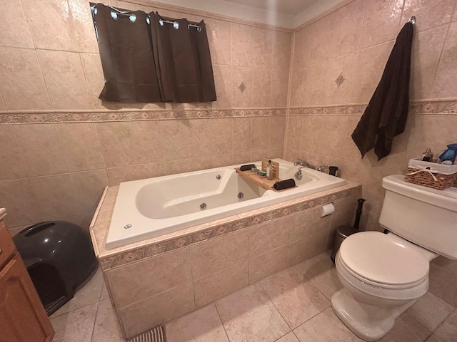 36 Shore Dr W, Copiague, NY 11726 - full bath featuring tile walls, toilet, and a jetted tub