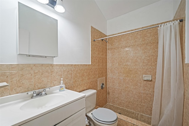 1564 Illinois Ave, Bay Shore, NY 11706 - full bath featuring tile walls, tiled shower, toilet, vanity, and lofted ceiling