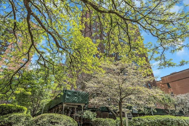 138-10 Franklin Ave Unit 9J, Flushing, NY 11355 - view of home's community