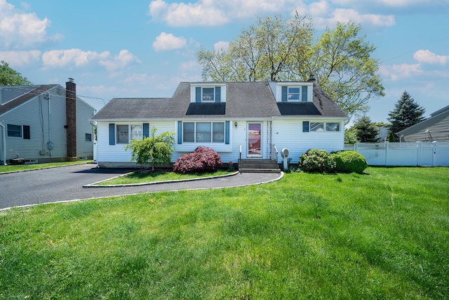 6 Pompano Ln, Massapequa Park, NY 11762 - view of front facade featuring roof with shingles