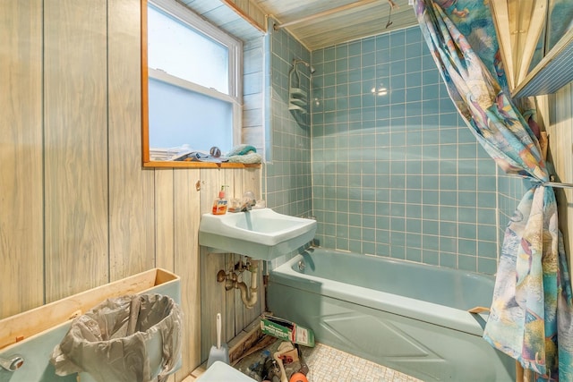 full bathroom featuring shower / tub combo