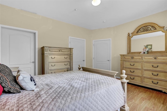 606 Narragansett Villas Dr Unit 606, Lindenhurst, NY 11757 - bedroom featuring light wood-type flooring