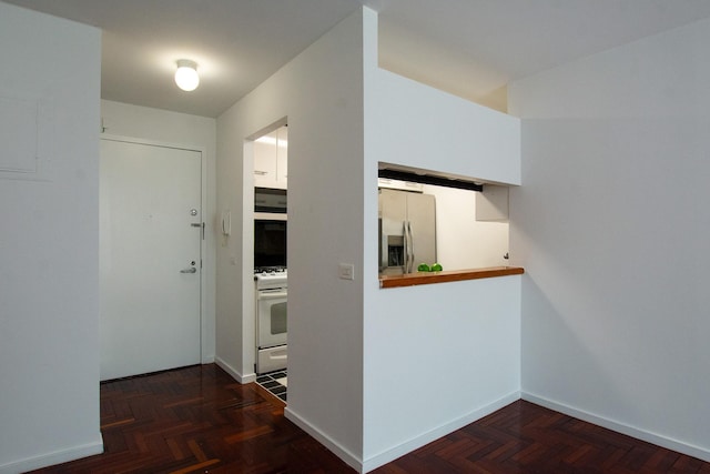 2373 Broadway Unit 602, New York Manhattan, NY 10024 - hallway featuring baseboards