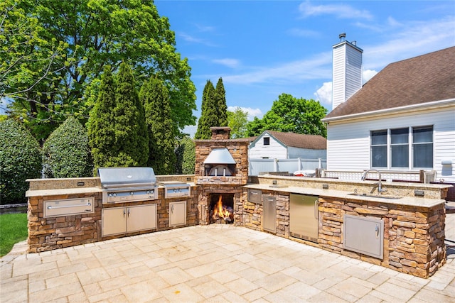 4 Millennium Ct, Bohemia, NY 11716 - view of patio with a sink