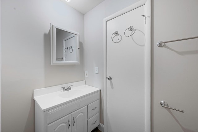 163 Pointe Cir N Unit 163, Coram, NY 11727 - bathroom featuring vanity