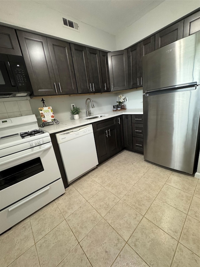163 Pointe Cir N Unit 163, Coram, NY 11727 - photo 5
