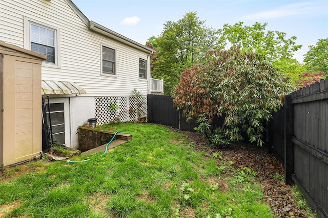 46 Quaker Hill Rd, Monroe, NY 10950 - view of yard with fence
