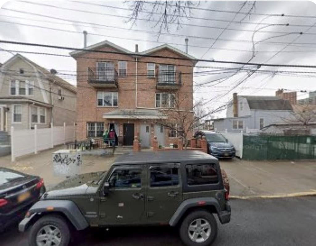 multi unit property with fence