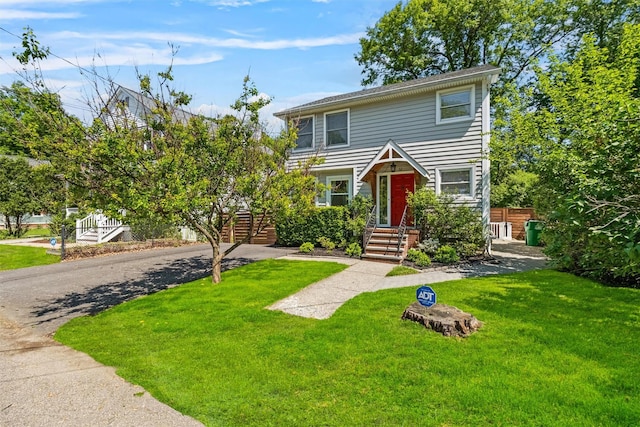 32 Lafayette Ave, Beacon, NY 12508 - view of front facade with a front lawn
