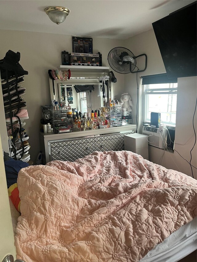 555 Hemlock St, Brooklyn, NY 11208 - view of bedroom