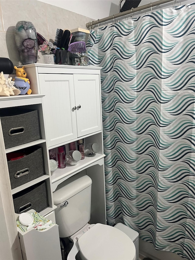 555 Hemlock St, Brooklyn, NY 11208 - bathroom with toilet