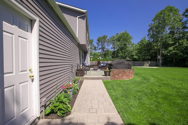 7 Jacqueline Ct, Port Jefferson Station, NY 11776 - fenced backyard featuring a patio area and outdoor lounge area