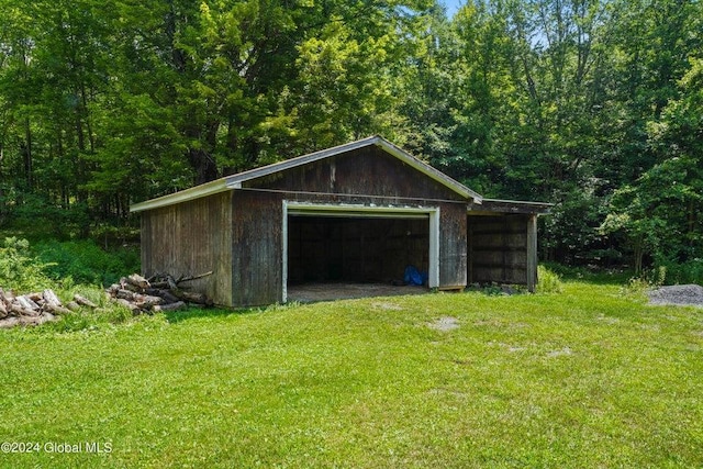 346 Gifford Hollow Rd, Call Listing Agent, NY 12023 - view of outdoor structure with an outdoor structure and a forest view