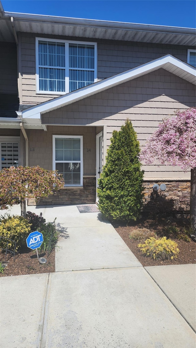 723 Carman Ave Unit 14, Westbury, NY 11590 - property entrance
