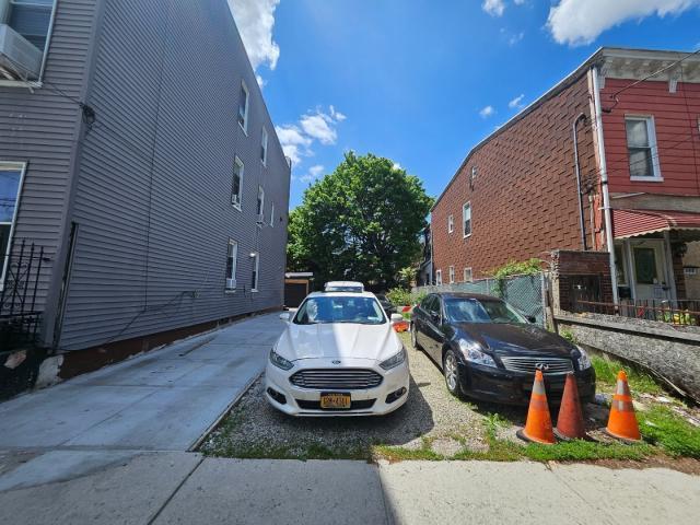 400 Linwood St, Brooklyn, NY 11208