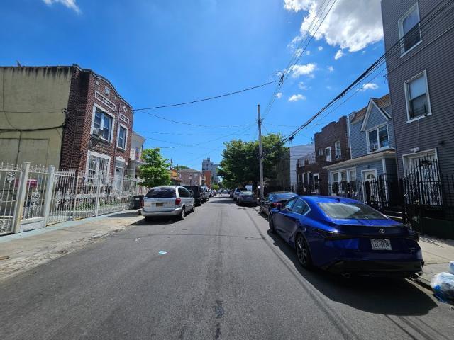 400 Linwood St, Brooklyn, NY 11208
