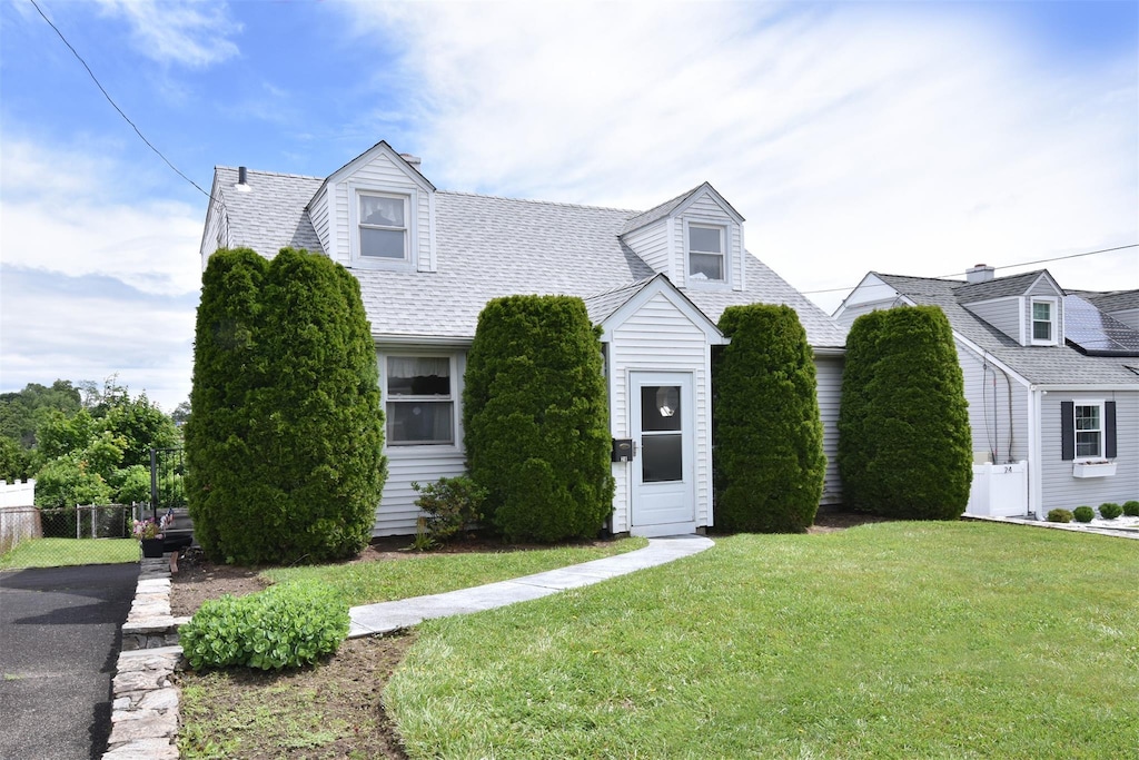28 Kathwood Rd, Yonkers, NY 10710 - cape cod house with roof with shingles