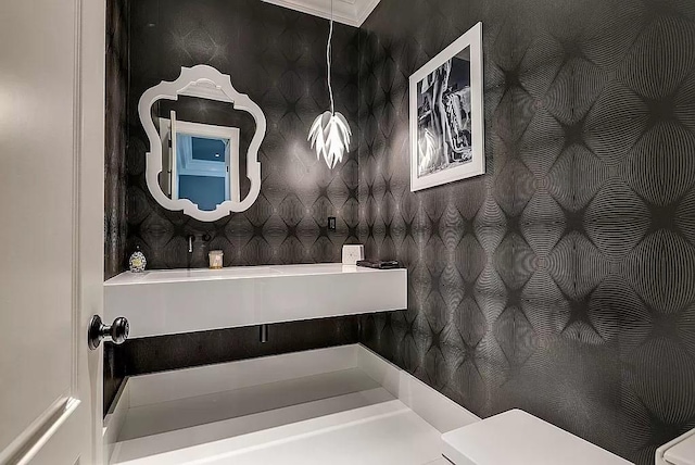 2 Short Path, Nissequogue, NY 11780 - half bathroom with wallpapered walls